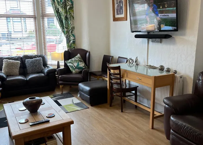 Marston Town Centre Villa