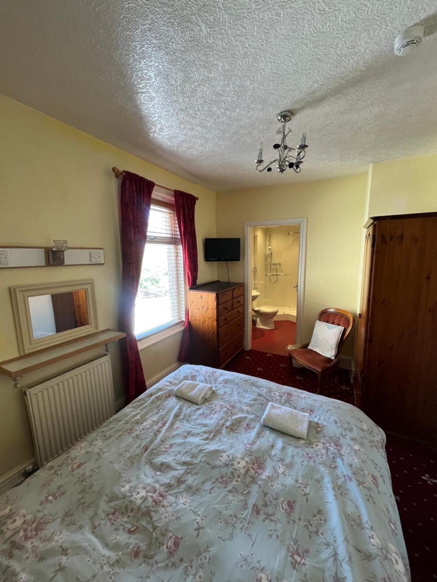 Marston Town Centre Villa