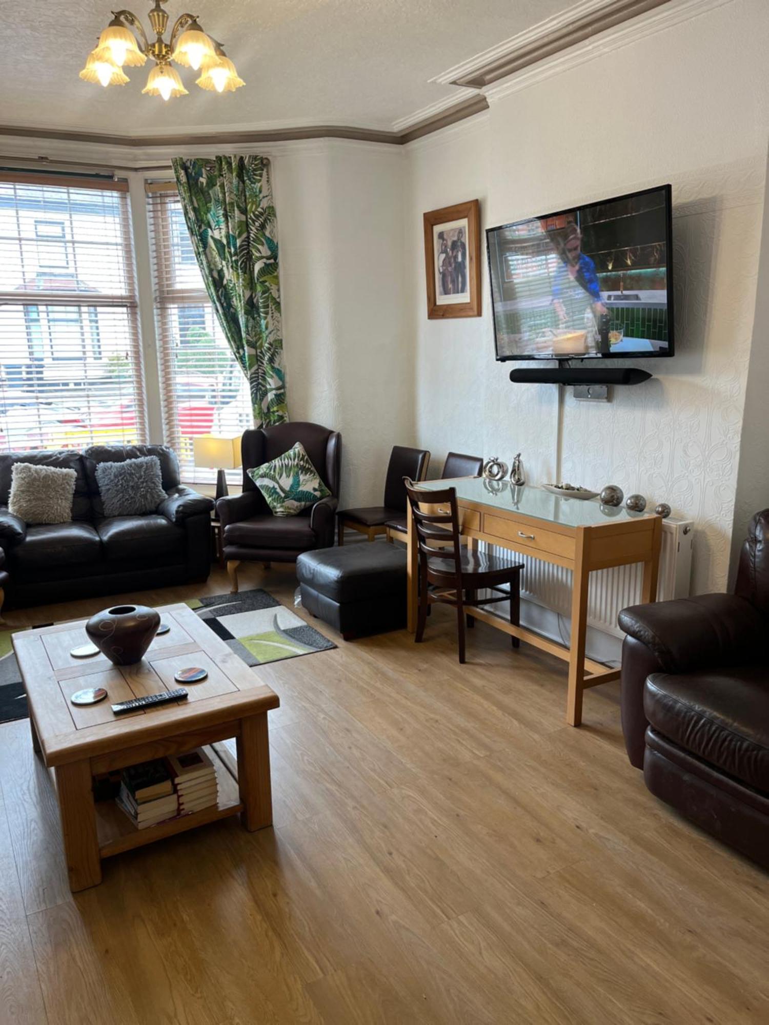 Marston Town Centre Villa *